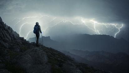 10 conseils en cas d’orage en montagne .